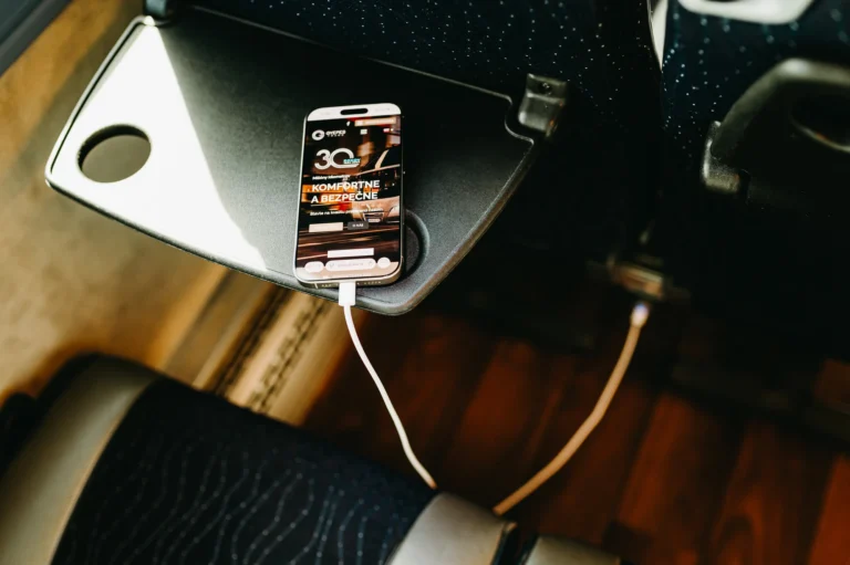 USB porty a nabíjanie na sedadlách – Neoplan Cityliner VIP class